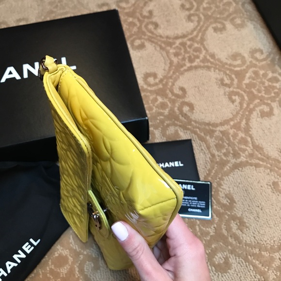 Chanel patent leather yellow bag with rose gold - Picture 5 of 8